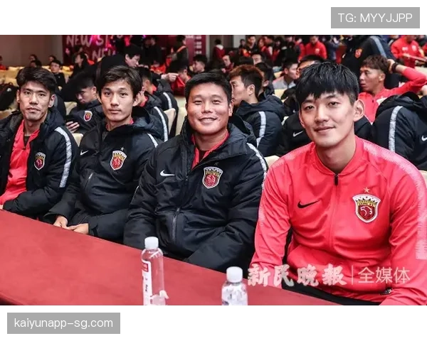 王燊超场下生活简直反差大戏，谁想到他爱收藏古董还戒糖呢？